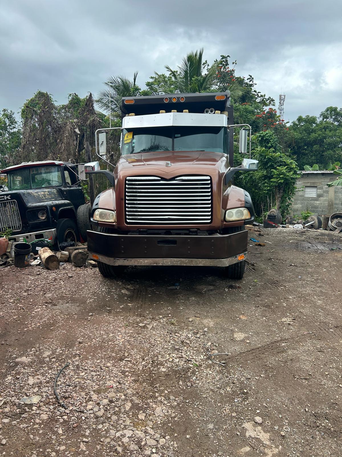 camiones y vehiculos pesados - Camiom mack del 2009 Granite  3