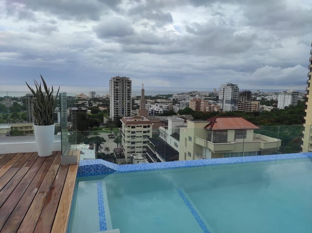 apartamentos - La Esperilla amueblado 1 habitacion 1.5 banos 1 parqueo balcon 4