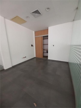 oficinas y locales comerciales - Local esquinero en Gazcue 5