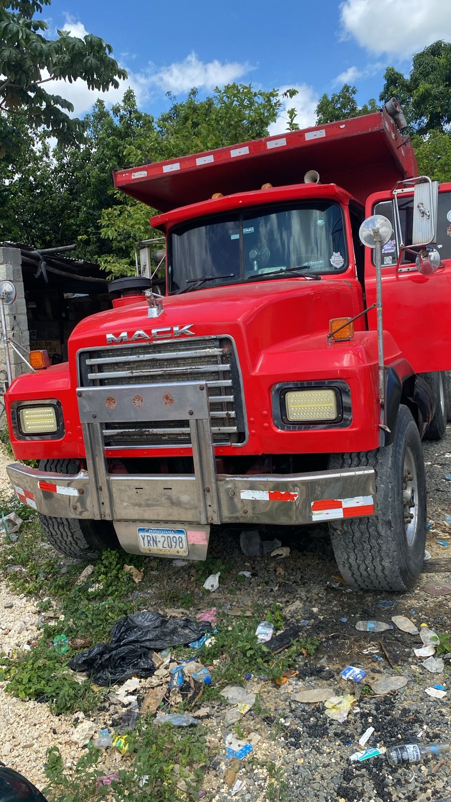 camiones y vehiculos pesados - CAMION VOLTEO MACK EN EXCELENTES CONDICIONES 0