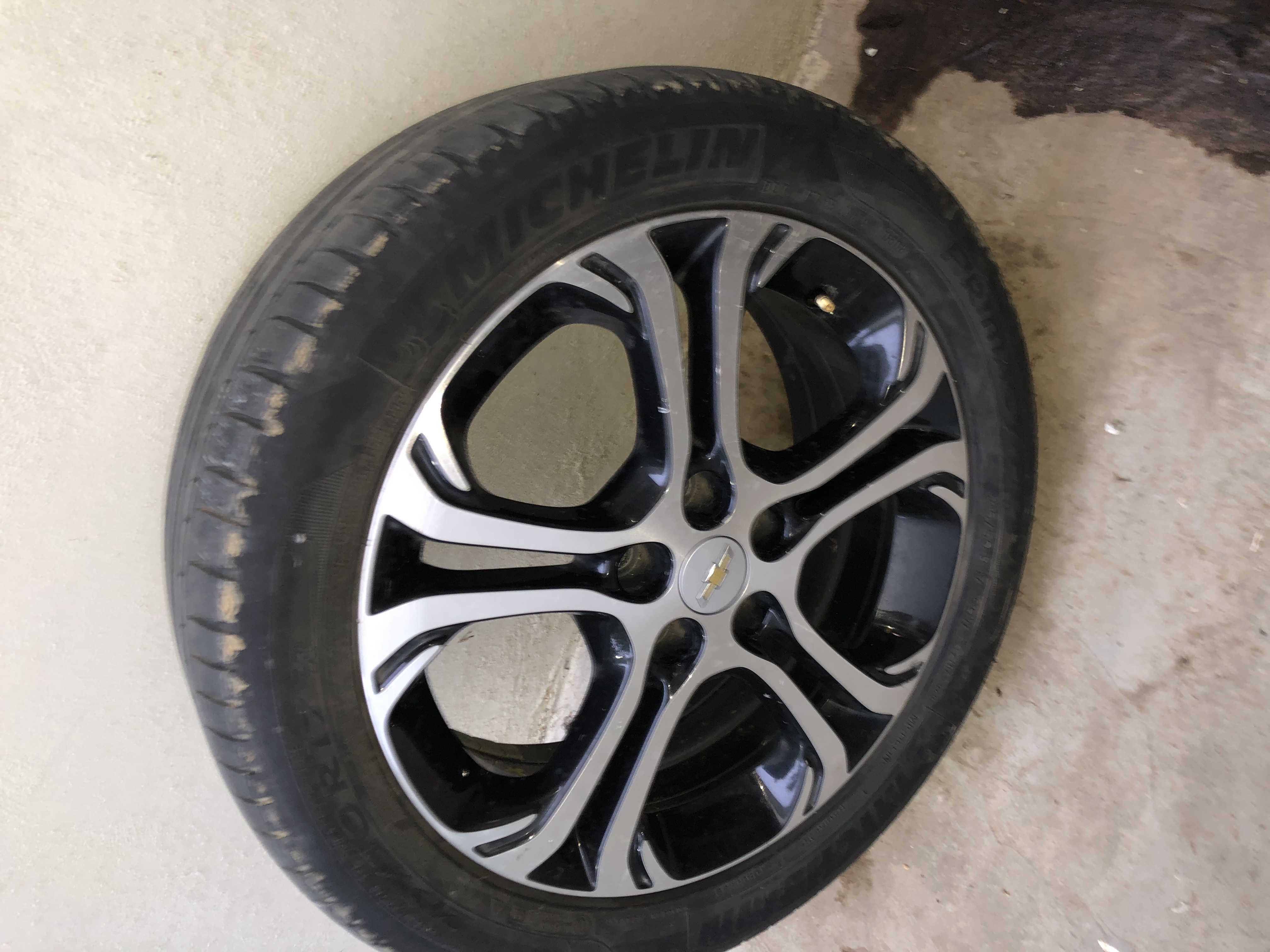 repuestos - Aro Chevrolet Bolt electrico 0