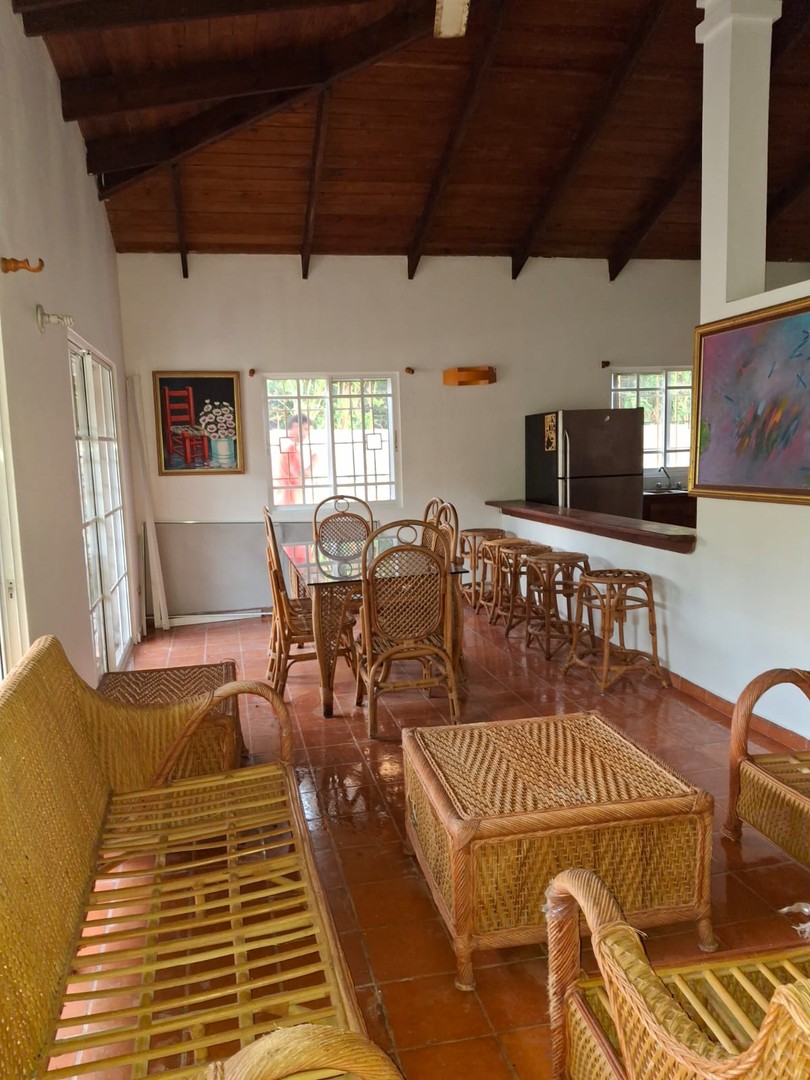 casas - casa en venta Bavaro 3 habitaciones living y cocina amplia oportunidad 3