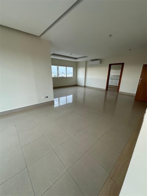 apartamentos - Venta de apartamento con 400mts en bella vista con vista al mar  3