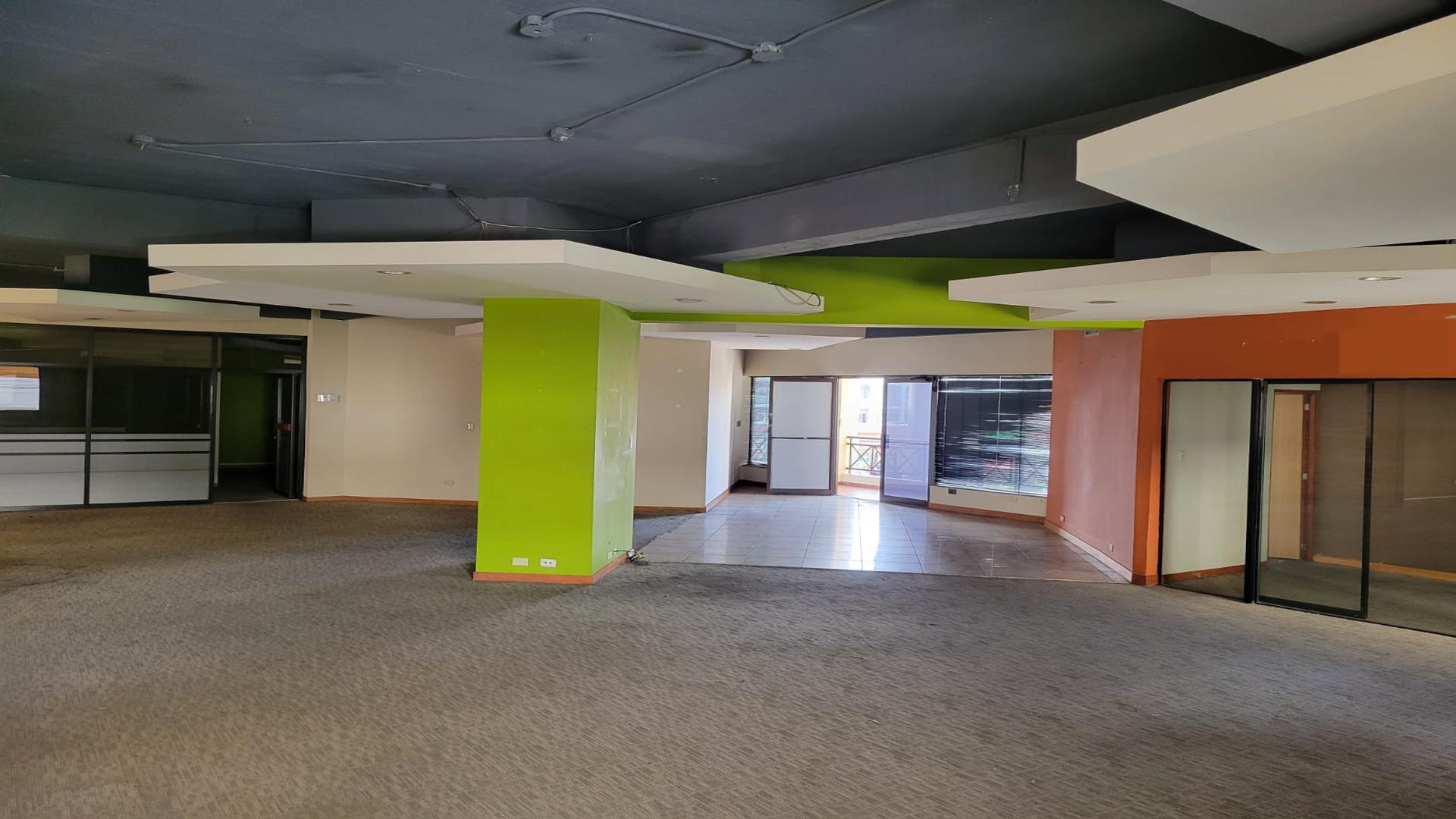 oficinas y locales comerciales - Alquiler de Local Comercial 240m2 en Gazcue 2
