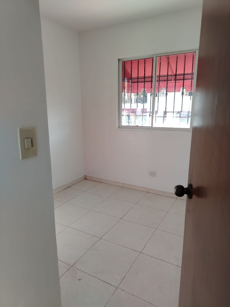 apartamentos - Apartamento en Alquiler en la Jacobo Majluta, residencial Juan Rafael. 2