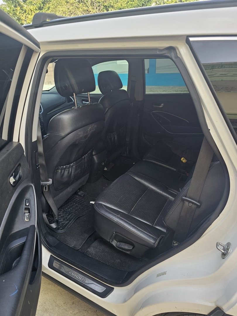 jeepetas y camionetas - Vendo hyundai gran santa fe GLS-2013

 9