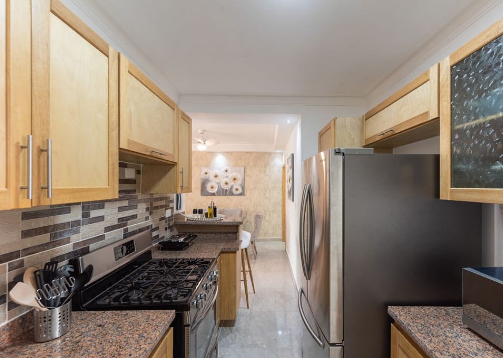 apartamentos - TERCER PISO AMUEBLADO, FRENTE AL CORAL MALL (ALTAGRACIA), AUTOPISTA DE SAN ISIDR 4