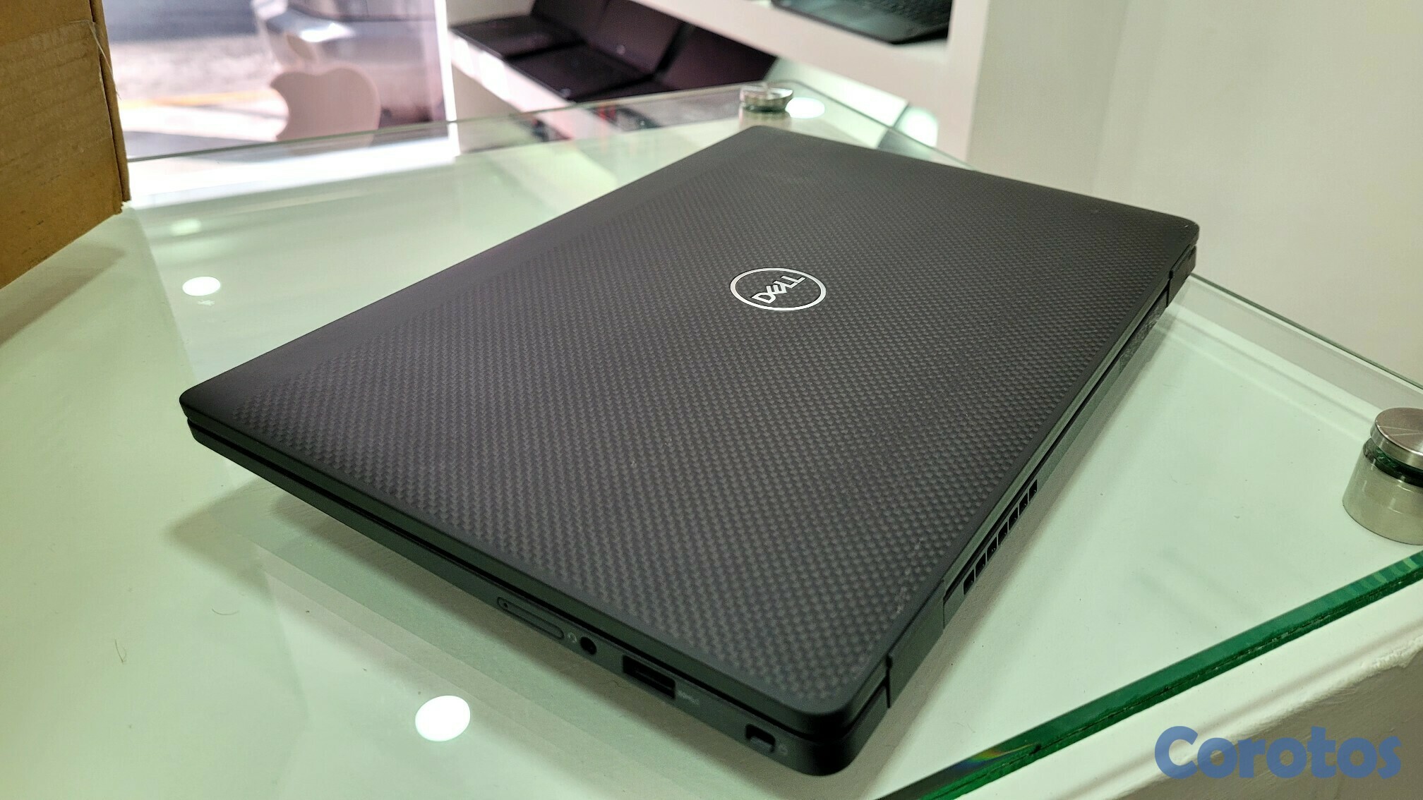 computadoras y laptops - Dell Touch Slim 13.3 Core i7 10th Gen Ram 8gb ddr4 Disco 1tb Solido Clear 3