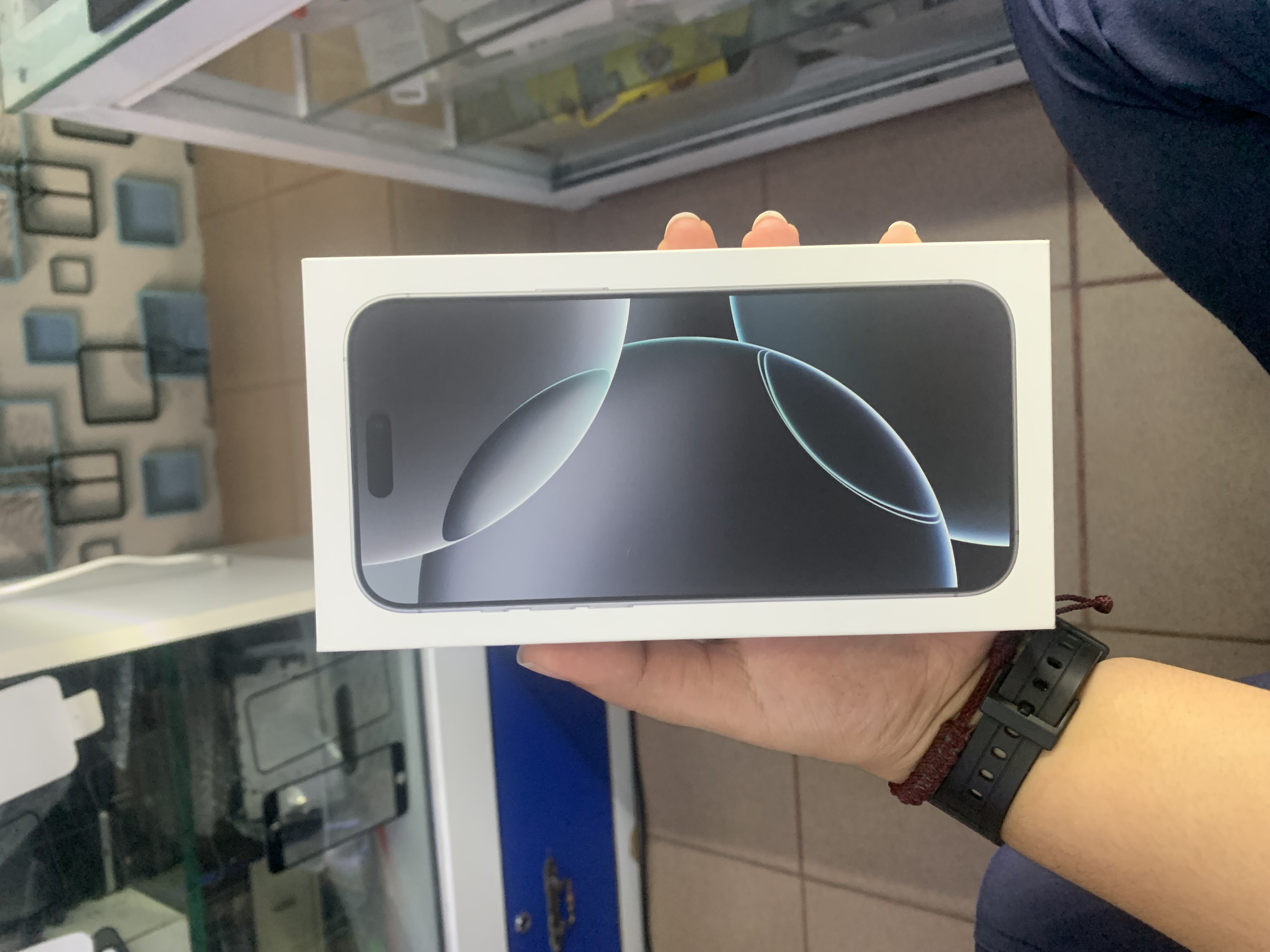 celulares y tabletas - iPhone 16 pro Max  1
