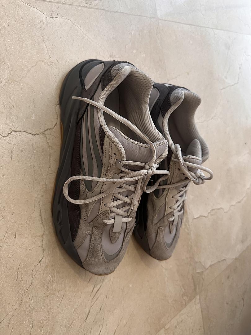 zapatos para hombre - Adidas Yeezy Boost 700 V2 Tephra | Como Nuevos  1