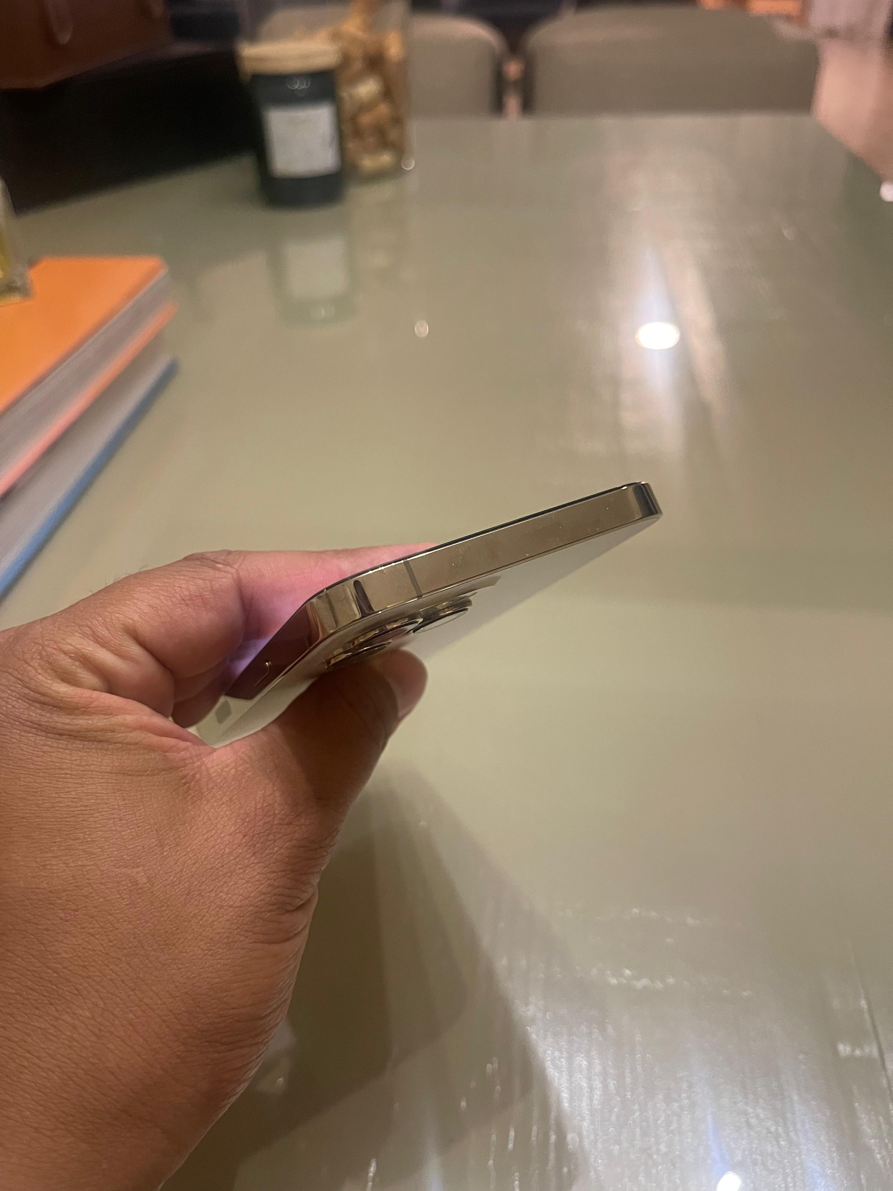 celulares y tabletas - Se vende Iphone 12 Pro Max como nuevo 2