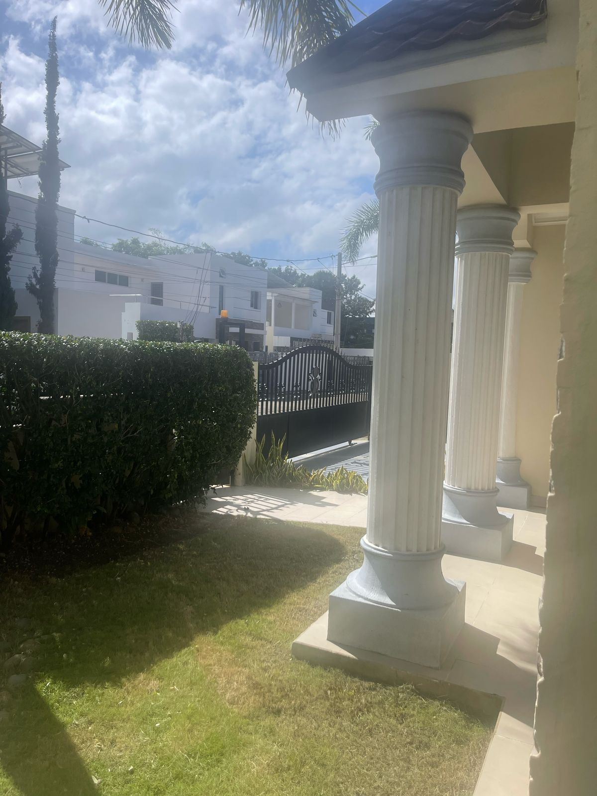 casas - CASA EN VENTA EN LOS RIELES DE GURABO. 3