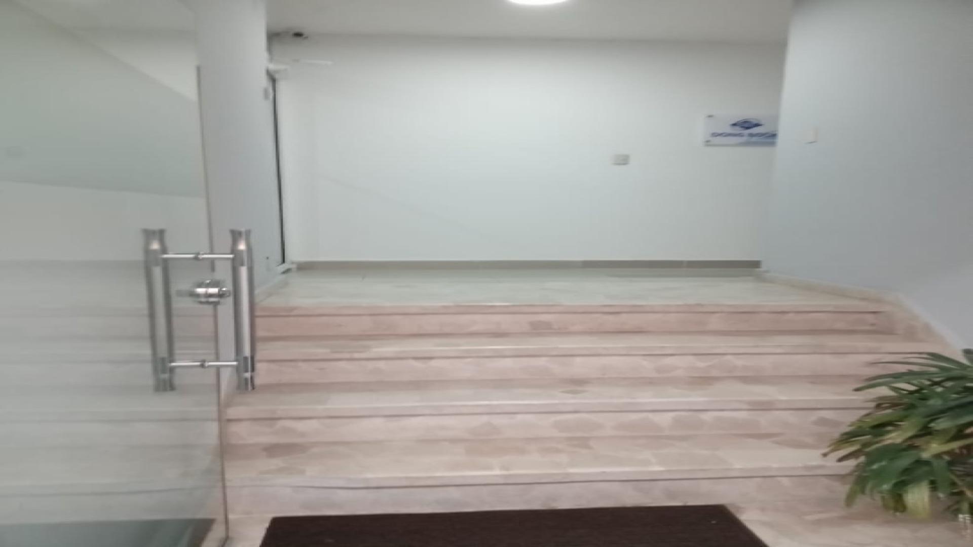 oficinas y locales comerciales - Local Comercial en EVARISTO MORALES 4