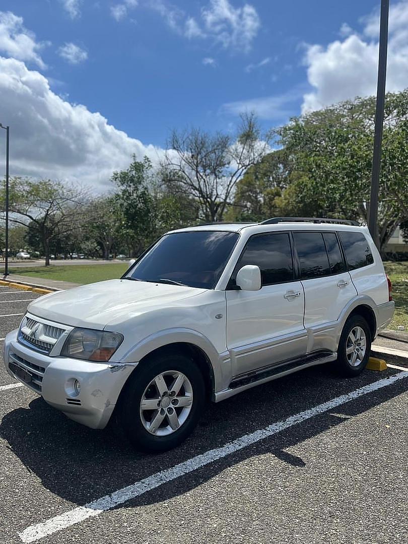 jeepetas y camionetas -  Mitsubishi Montero 2005 NEGOCIABLE