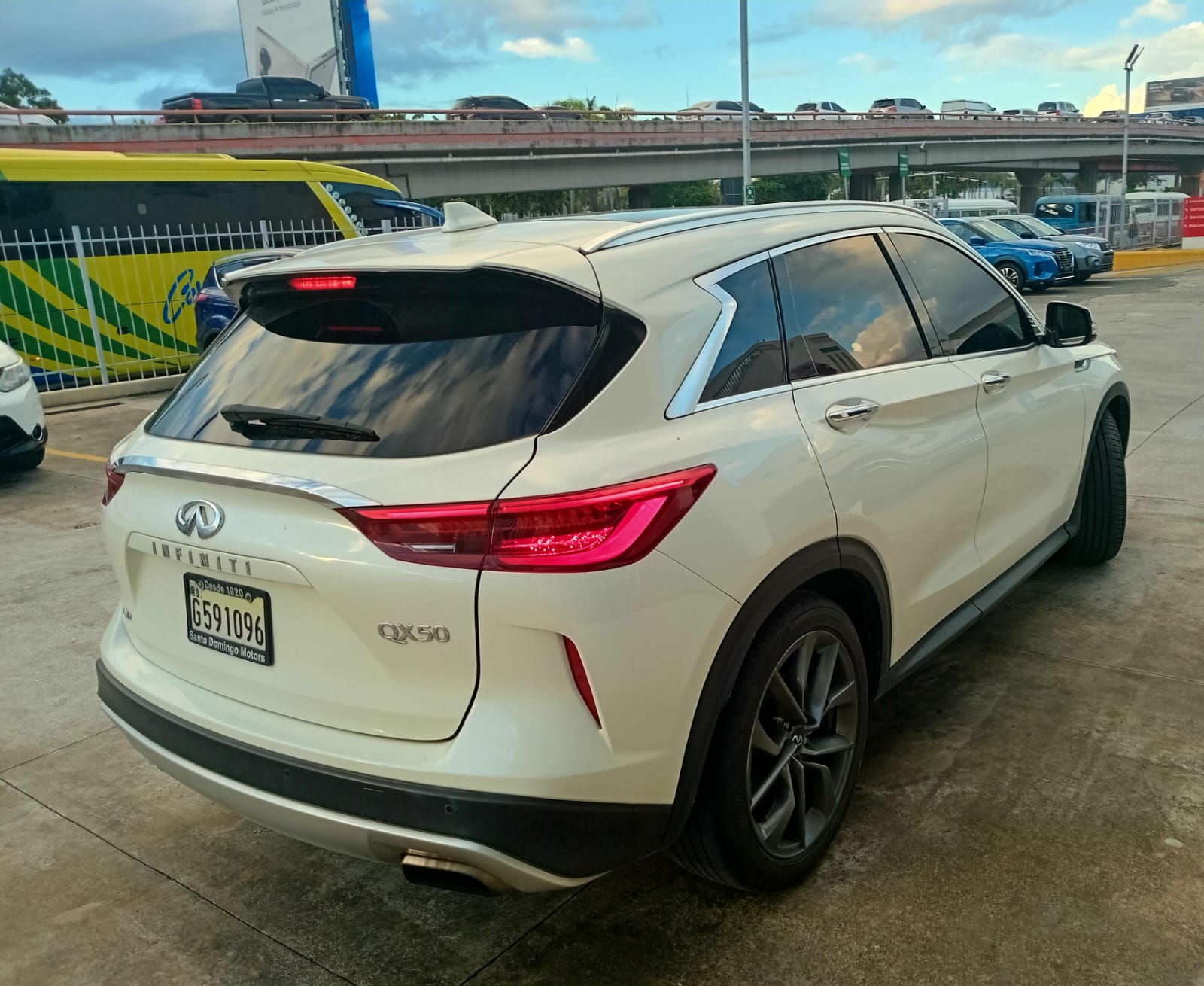 jeepetas y camionetas - Infiniti QX50 2022 3