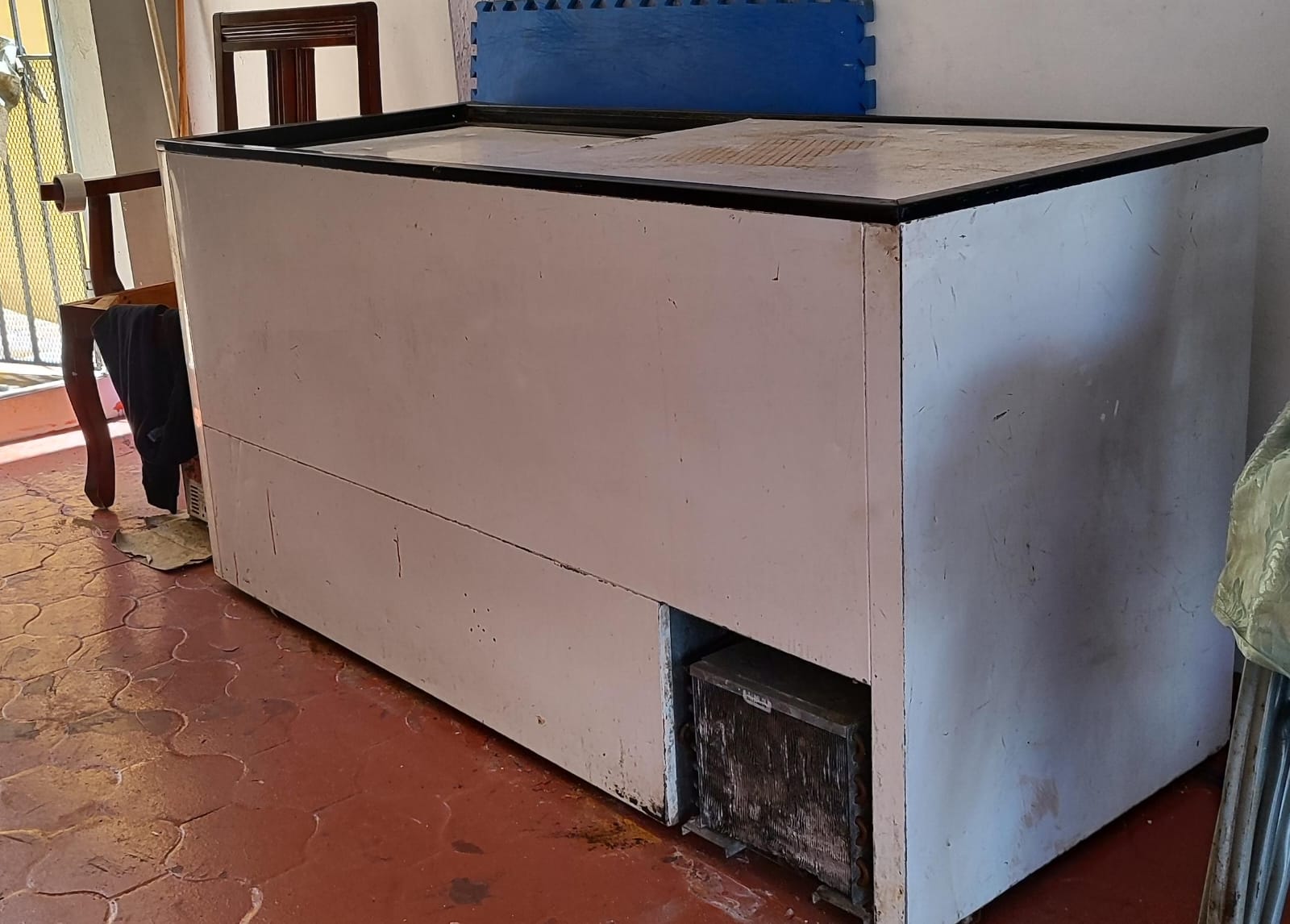 equipos profesionales - Freezer Farco HF65, 21 pies cúbicos, 594 litros