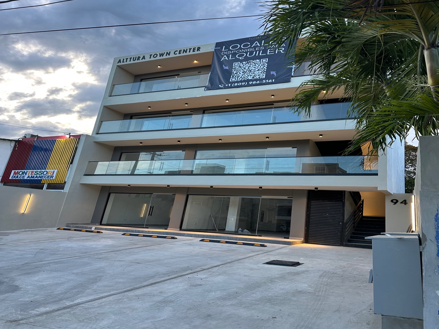 oficinas y locales comerciales - Local comercial oficinas plaza arroyo hondo 50-63 metros o piso completo