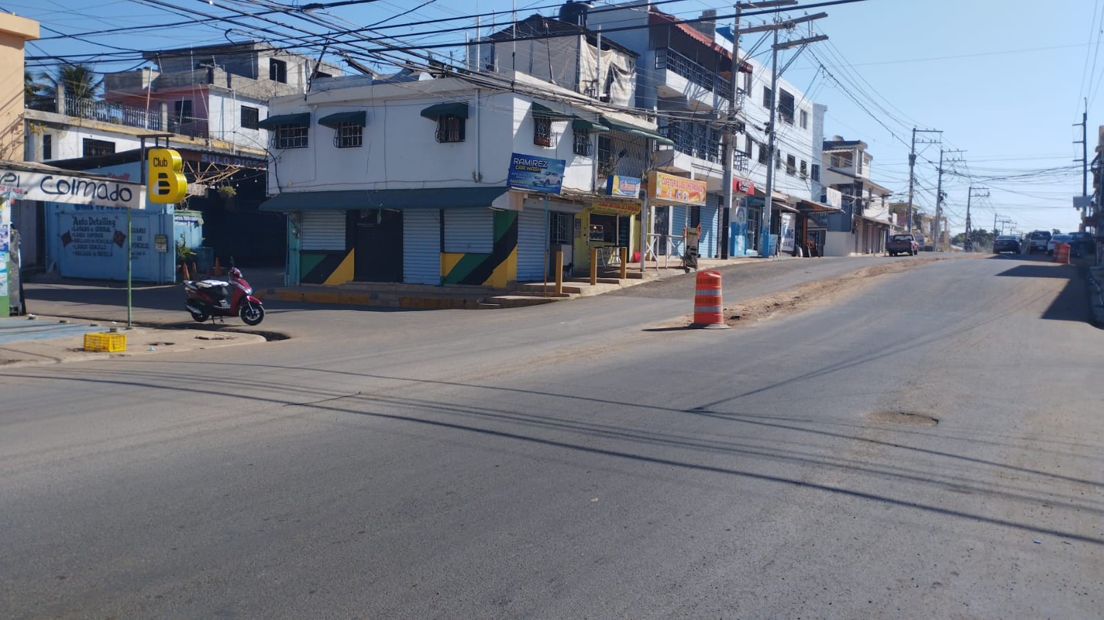 habitaciones y viviendas compartidas - Edificio comercial y residencial  3