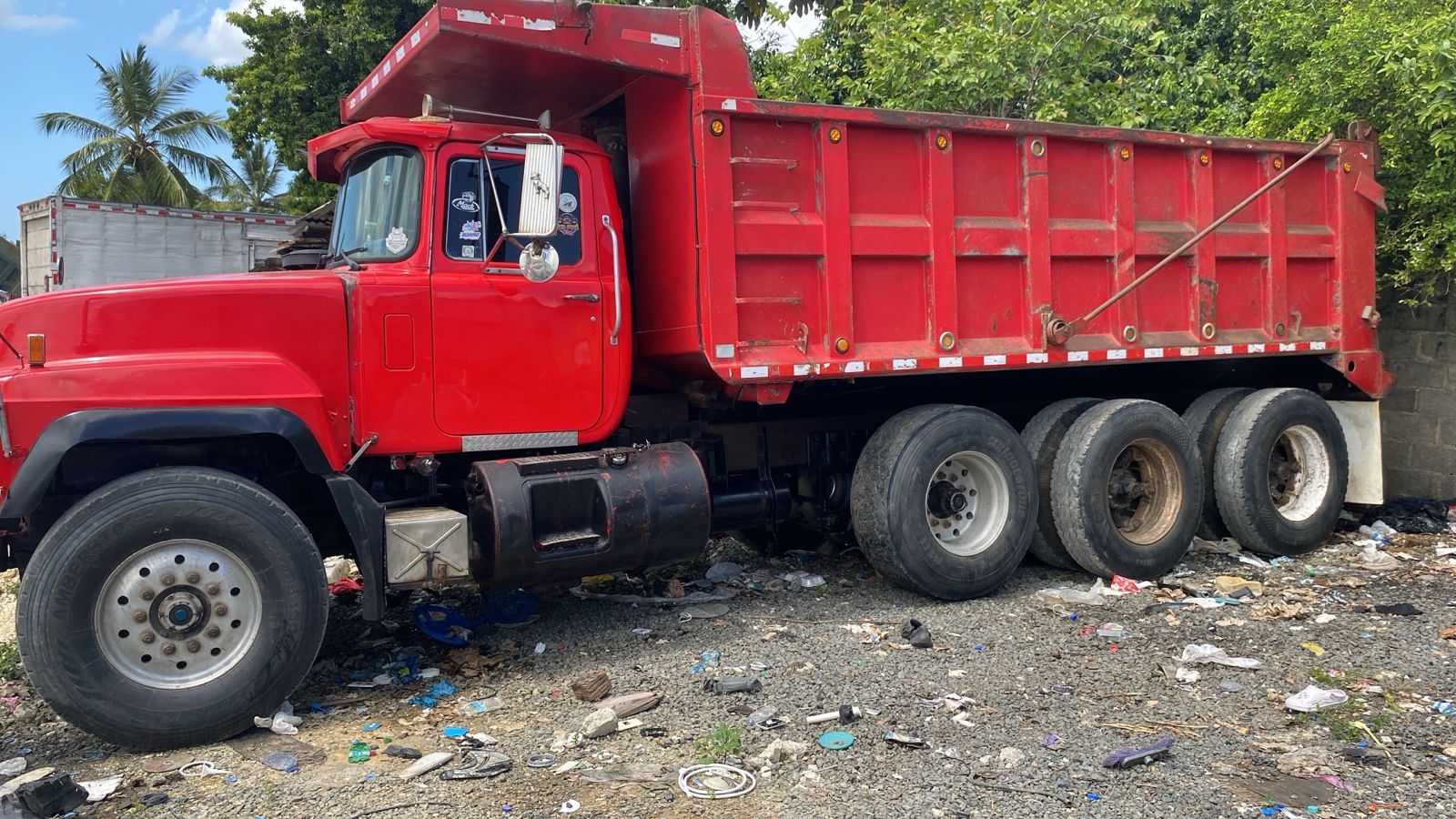 camiones y vehiculos pesados - CAMION VOLTEO MACK EN EXCELENTES CONDICIONES 1