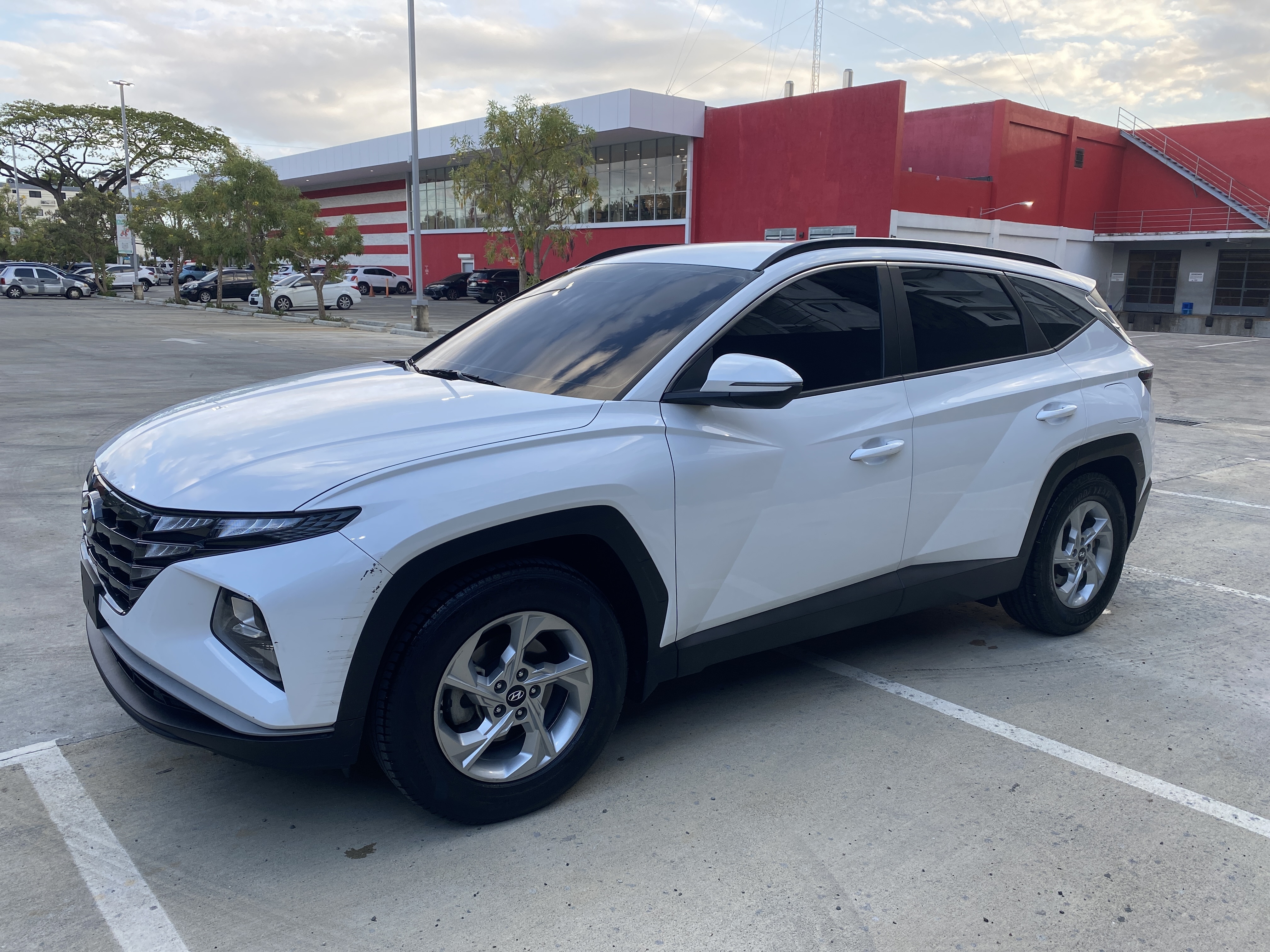 jeepetas y camionetas - Hyundai Tucson 2022 | 61,000 km, Único dueño 3