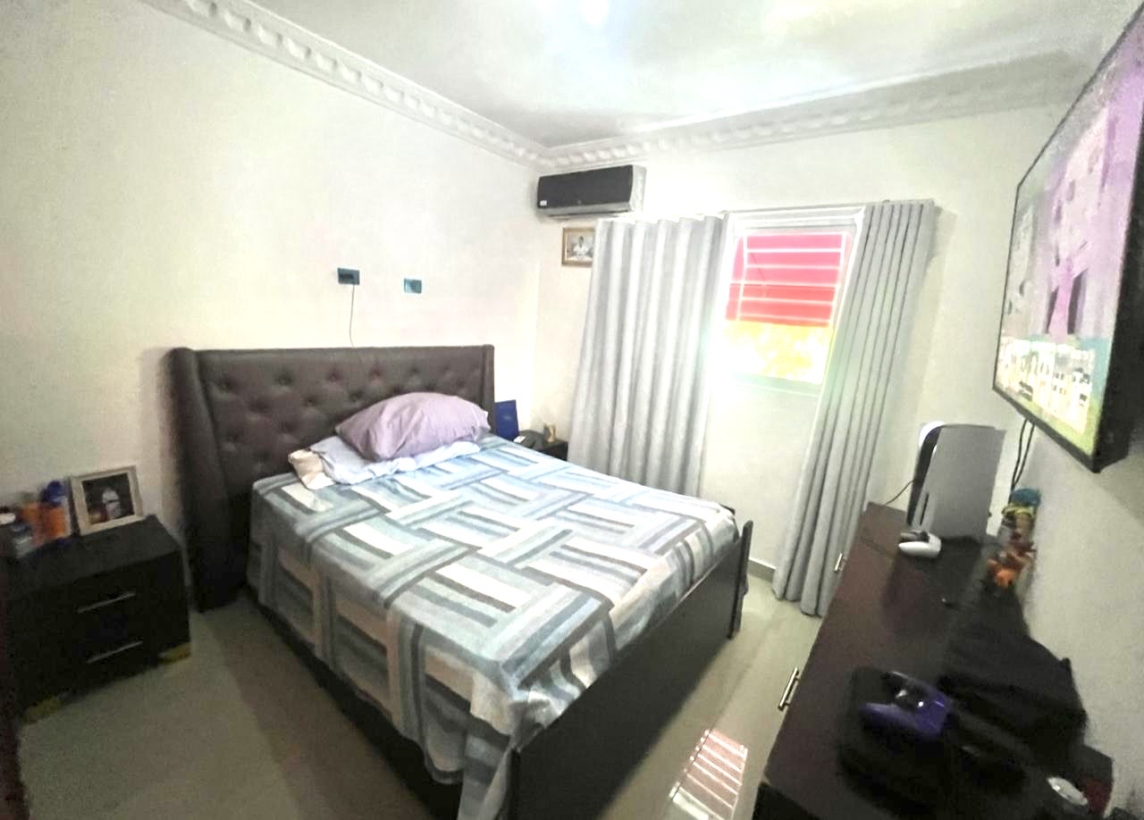 apartamentos - Vendo apartamento! En Alma Rosa primera 

Precio RD$9,300.000.00
 7