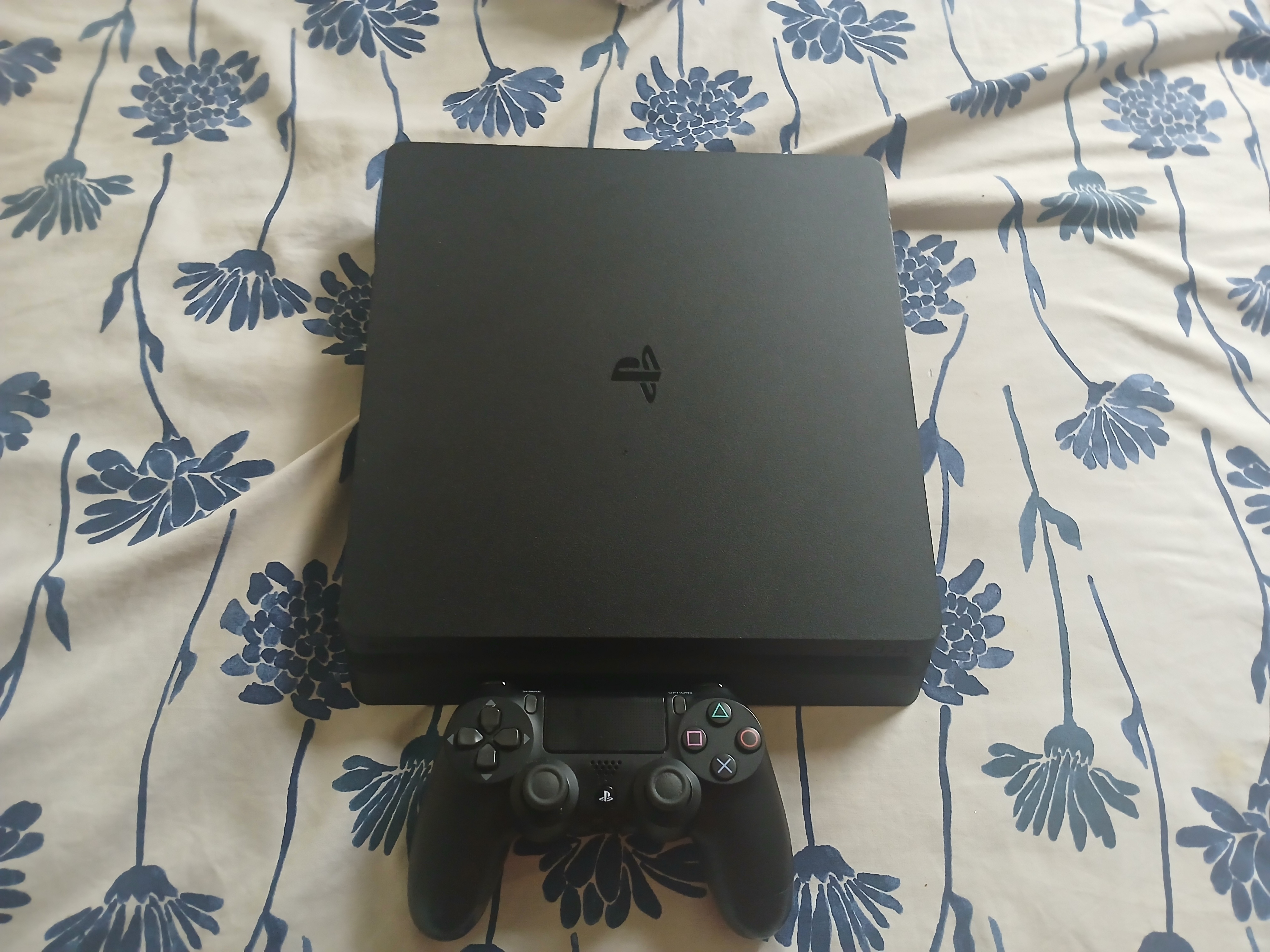 consolas y videojuegos - Vendo Playstation 4 de oportunidad 1