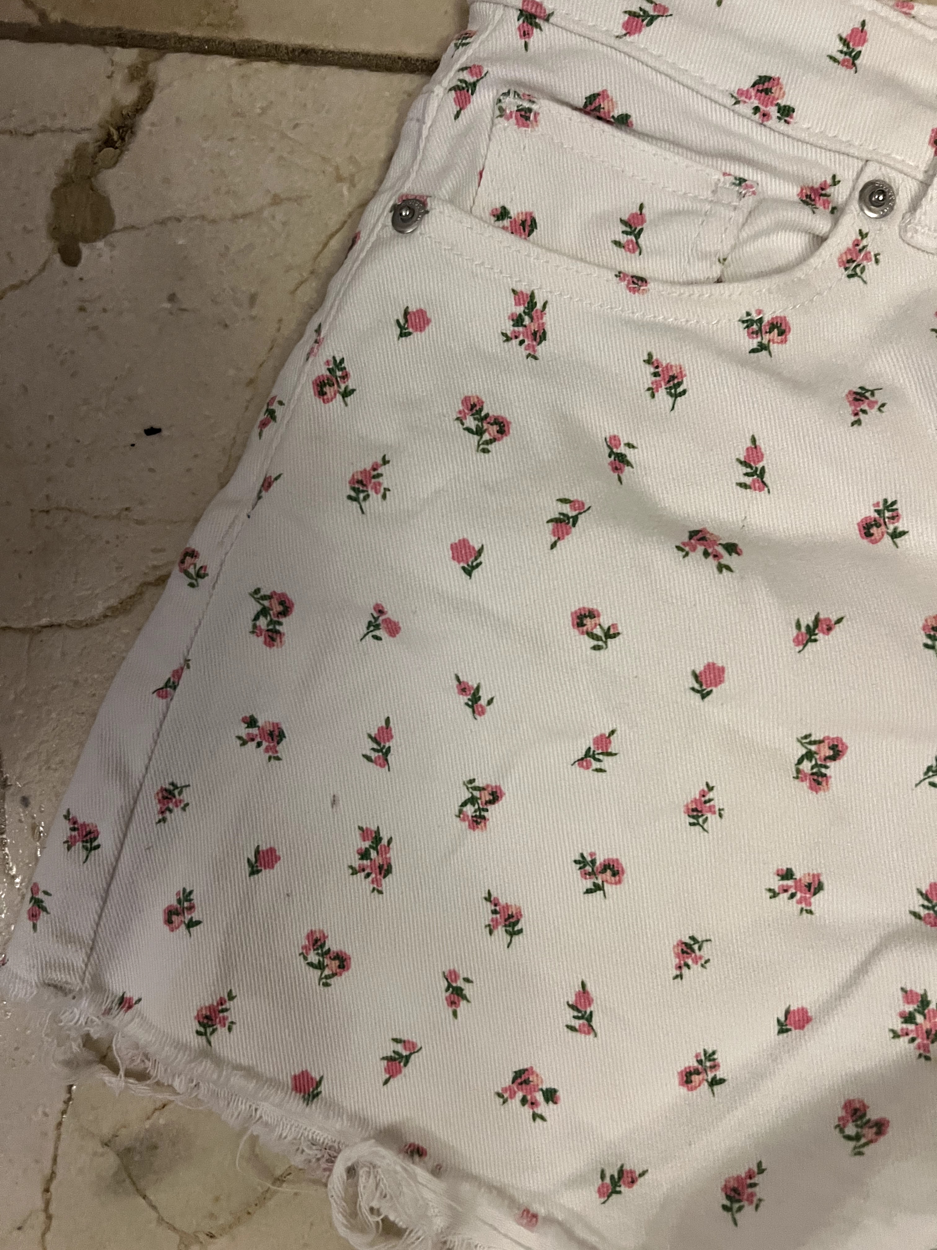 ropa para mujer - SHORT DE FLORES DE H&M NUEVO 1