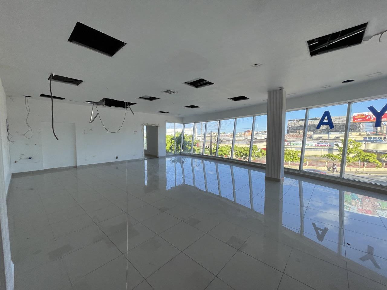 oficinas y locales comerciales - Locales comerciales venta ALQUILADO Ens. Kennedy Santo Domingo 10