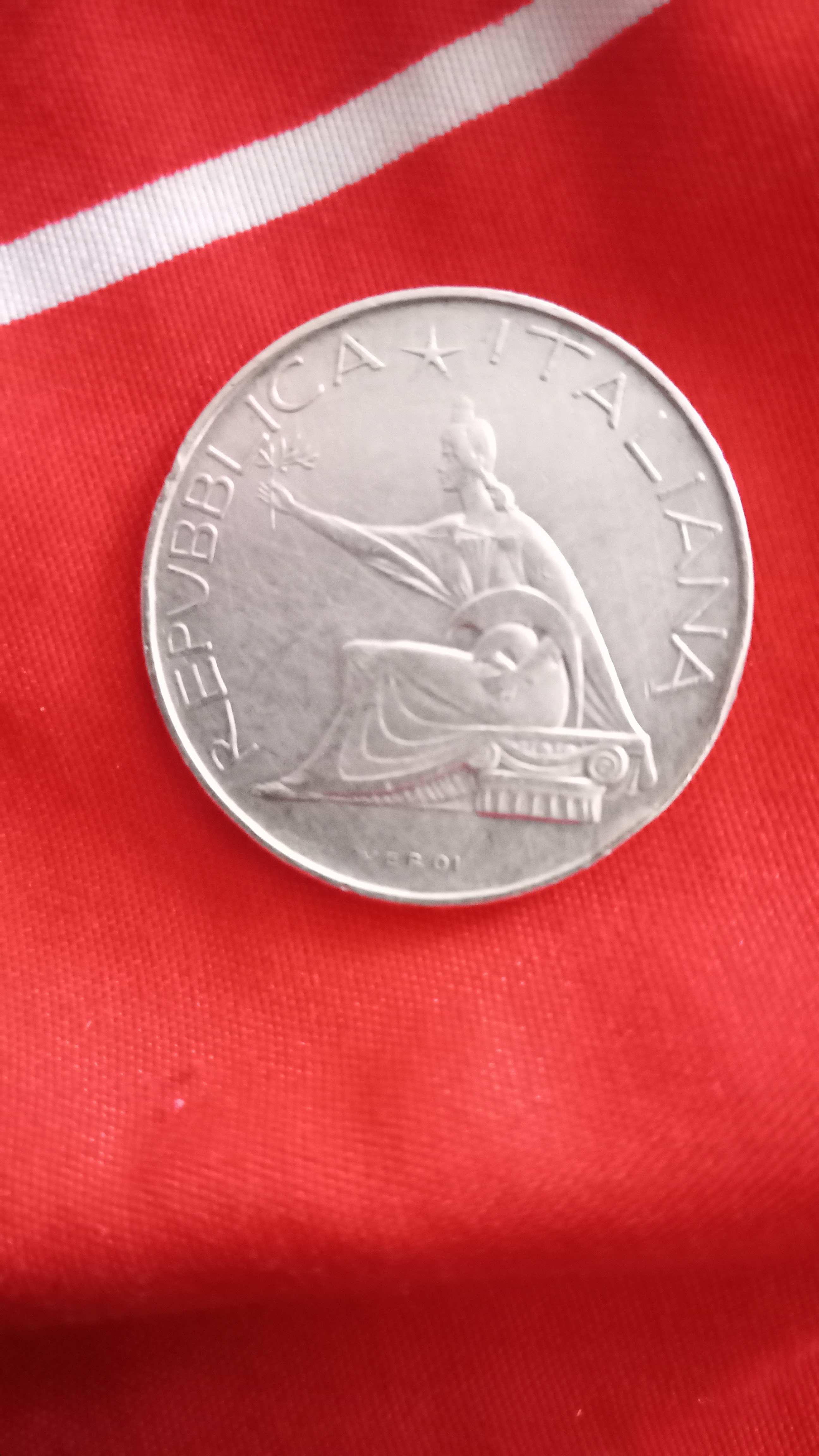 hobby y coleccion - Venta de monedas de plata y de 220 países  2
