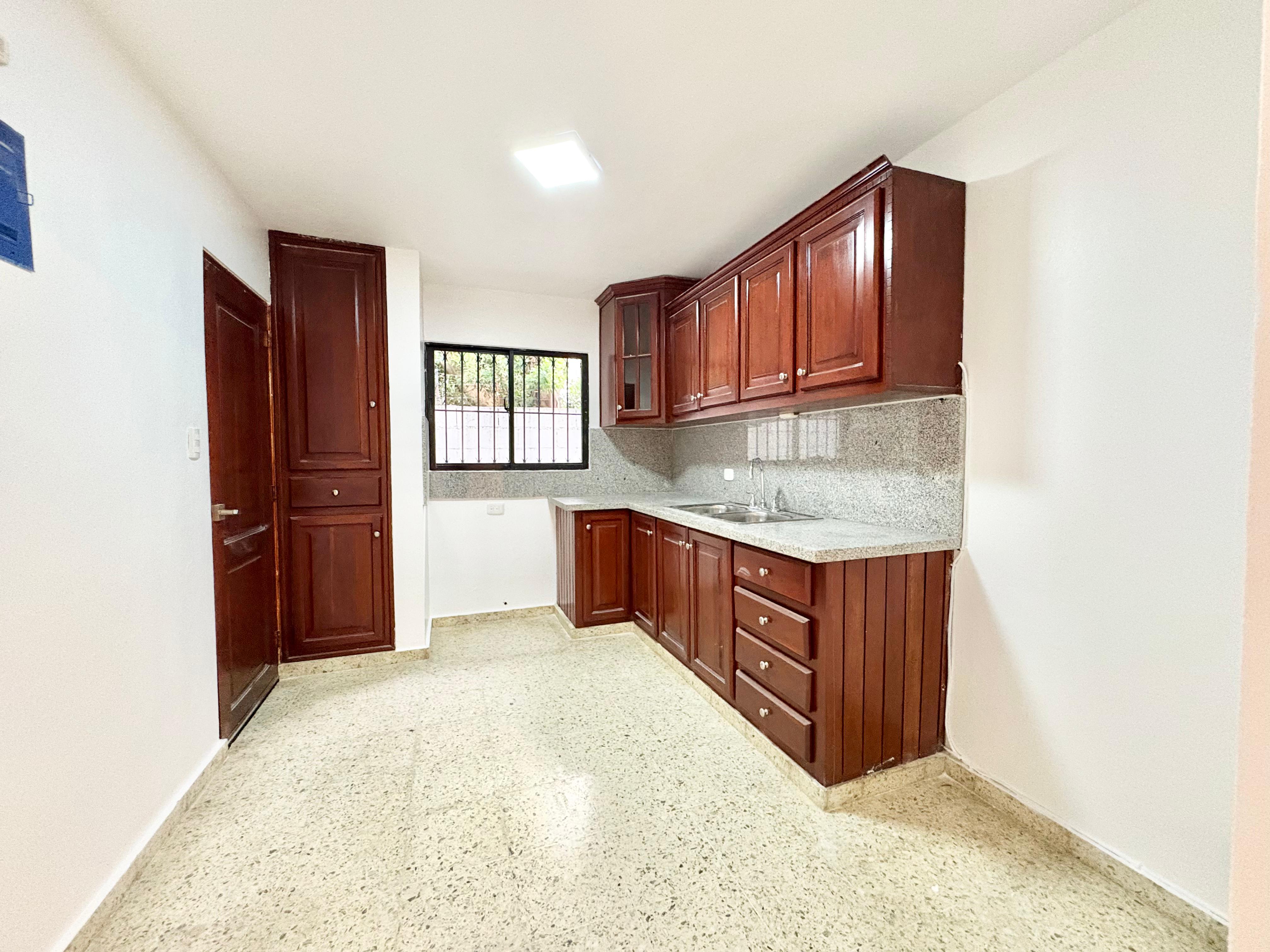 casas - Alquiler Casa en la Castellana con Paneles Solares 1