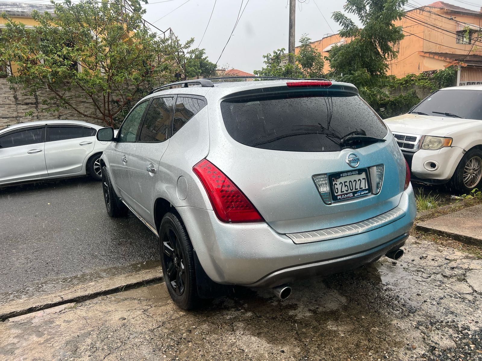 jeepetas y camionetas - Vendo Nissan murano como nueva  está en el diler  2