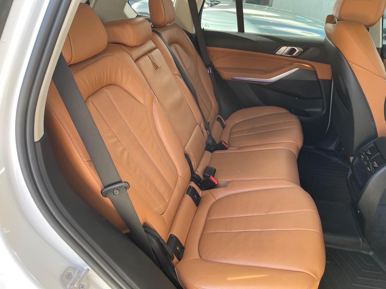 jeepetas y camionetas - Vendo BMW X6 2021 blanca  6