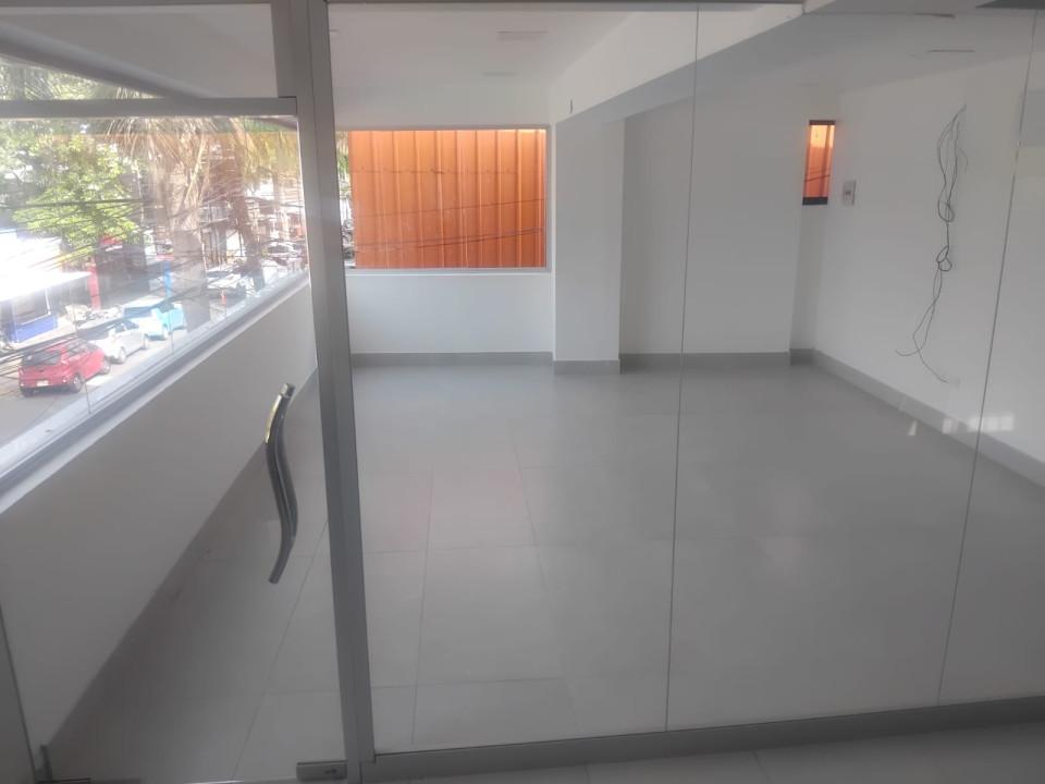 oficinas y locales comerciales - Local Comercial en CENTRO DE LA CIUDAD 4