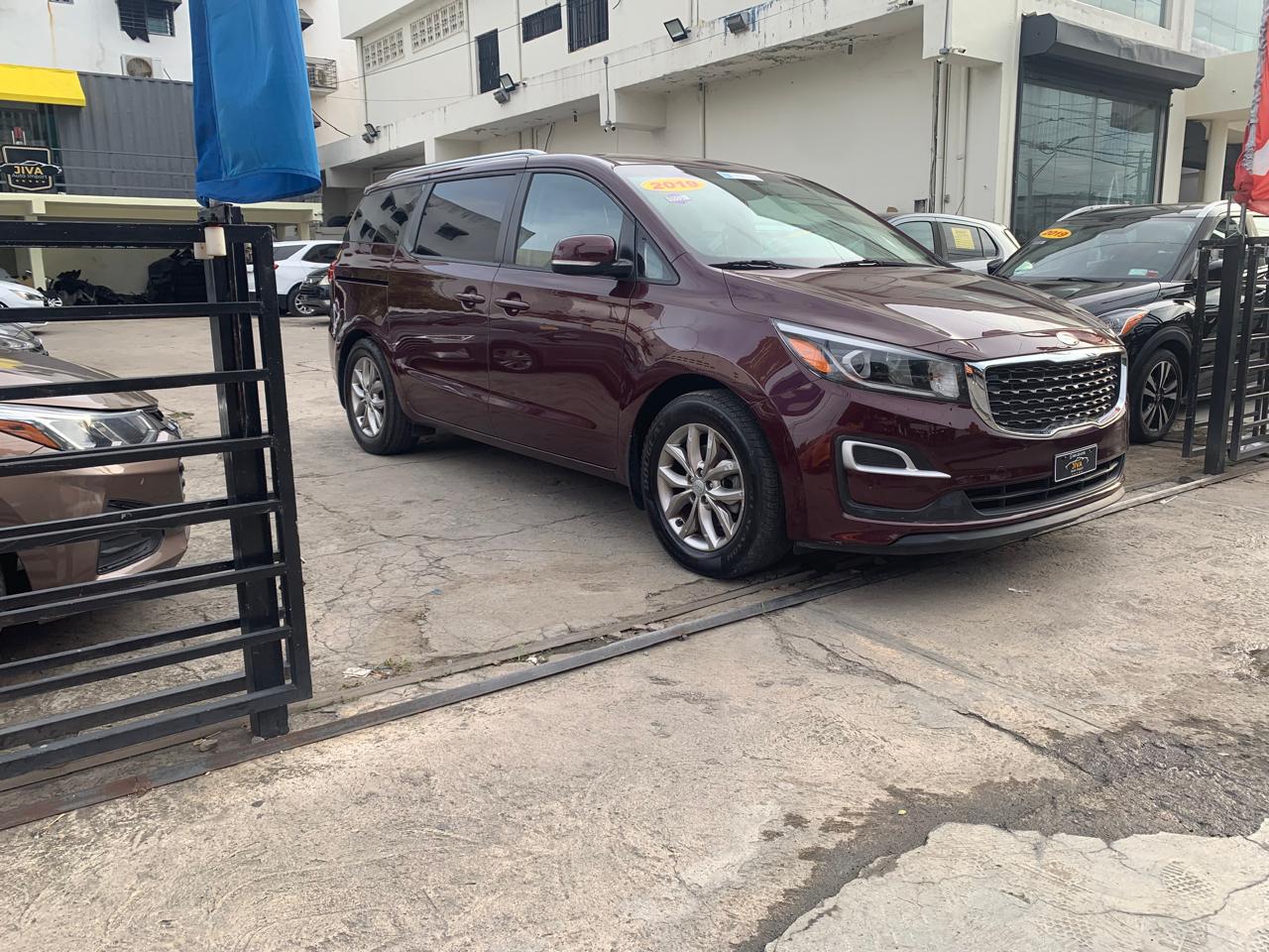 jeepetas y camionetas - 2019 Kia Sedona EX 7