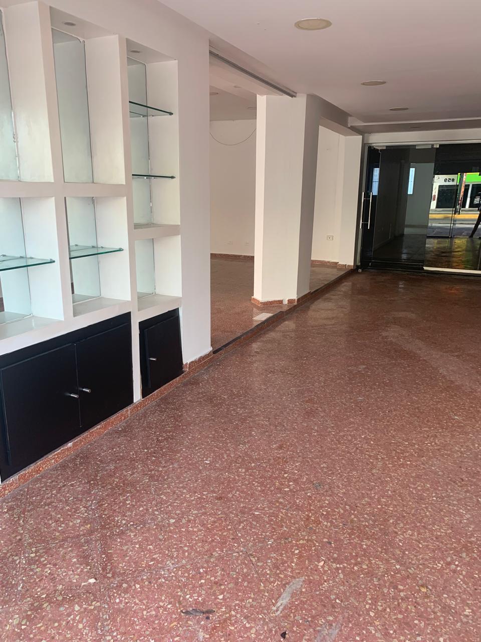 oficinas y locales comerciales - Alquiler Local Rómulo Betancourt, Mirador Sur 2