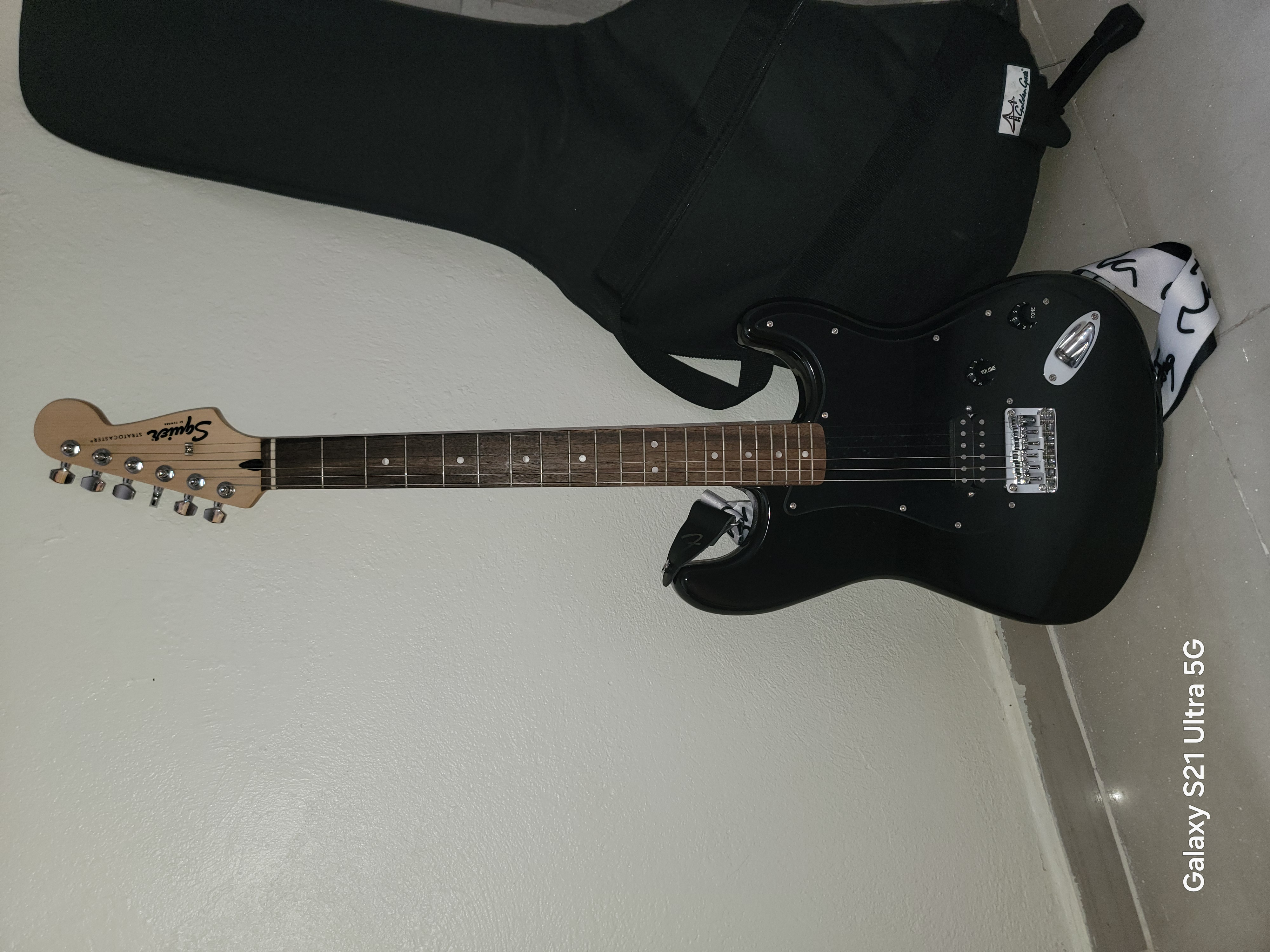 instrumentos musicales - Se vende Guitarra Eléctrica Squier