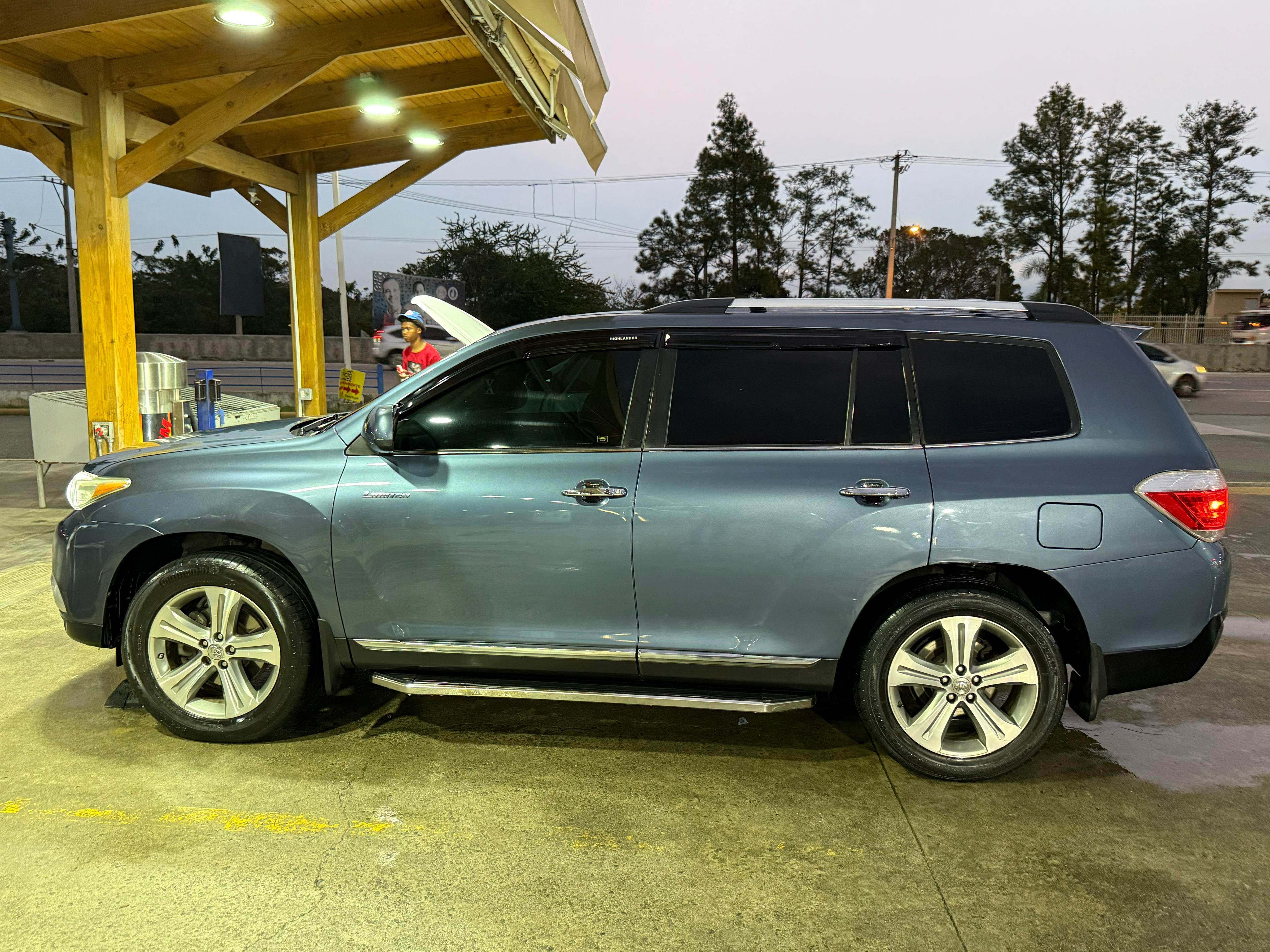 jeepetas y camionetas - Toyota Highlander 2011 LIMITED - Negociable 5