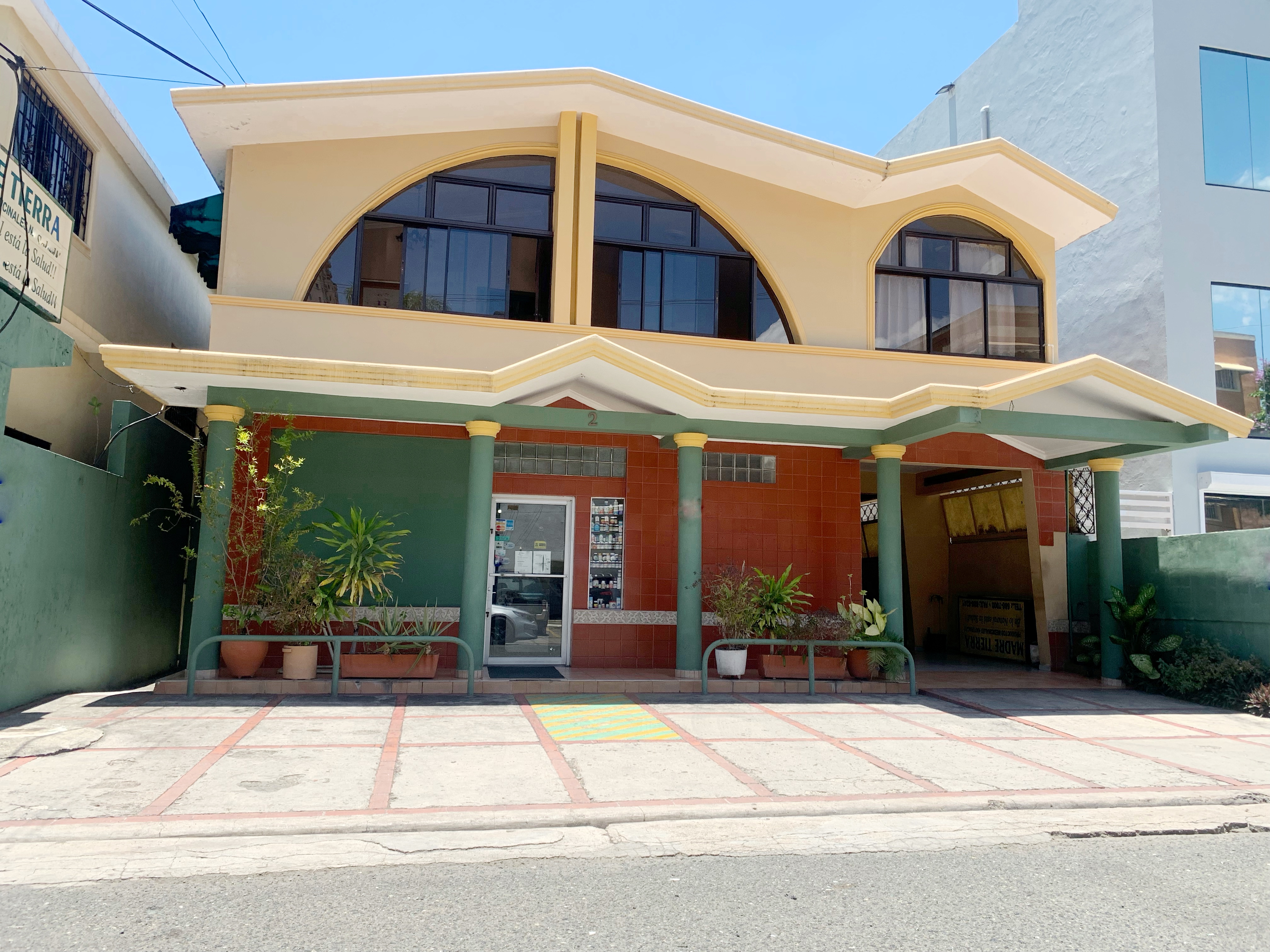 casas - Propiedad céntrica en venta  1