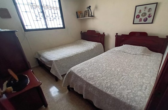 muebles y colchones - Juego de habitación en caoba 1