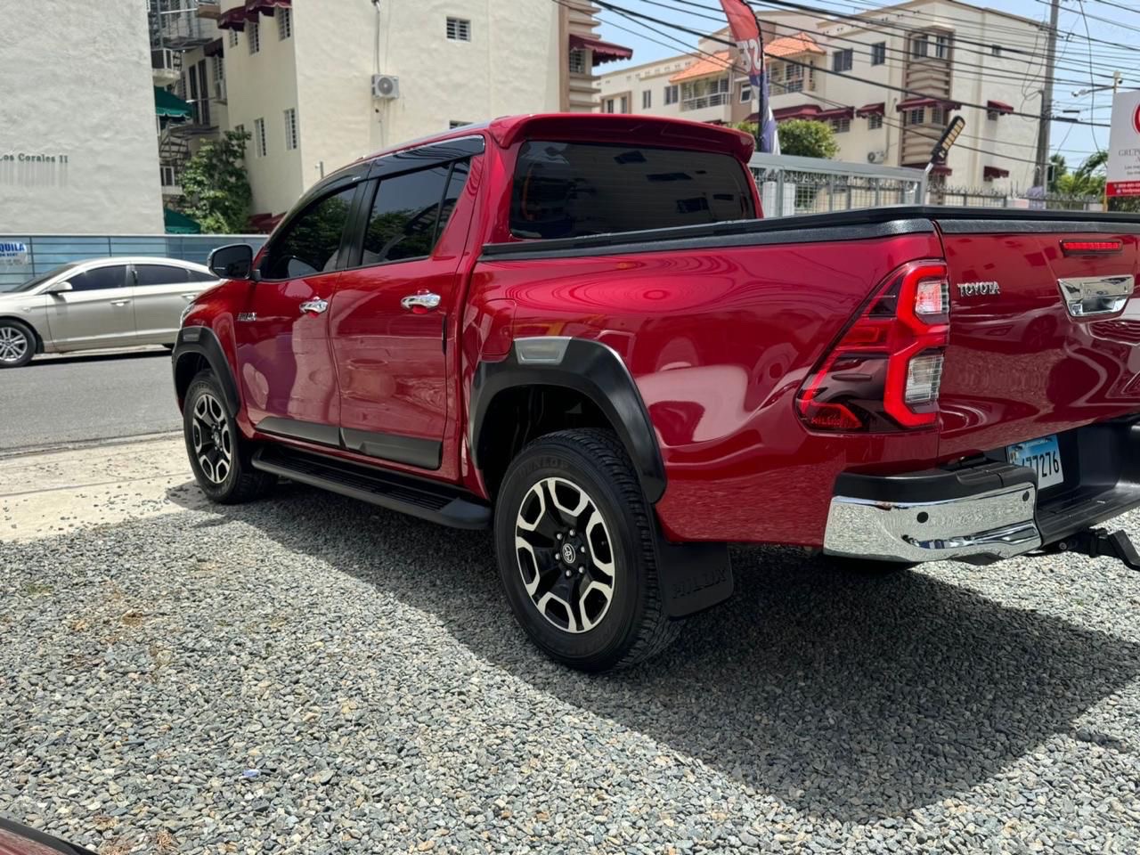 jeepetas y camionetas - Toyota Hilux 2023 1