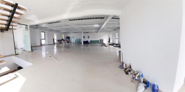 oficinas y locales comerciales - Local en arroyo hondo amplio  3