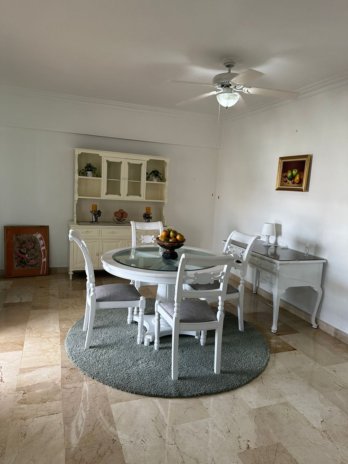 apartamentos - APTO AMUEBLADO EN GAZCUE, 2 HABS., 140 Mts.2, BALCON, 5TO PISO, TORRE HILDA MARI 2