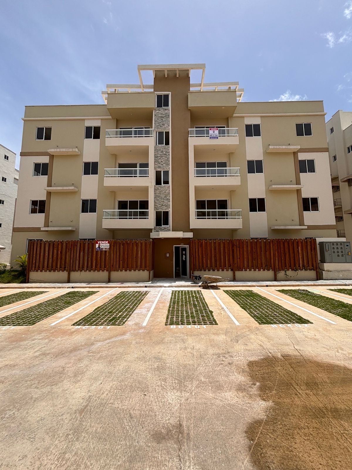 apartamentos - Apt. en venta de 3 hab. con terraza ubicado en Brisa Oriental I, San Isidro 0