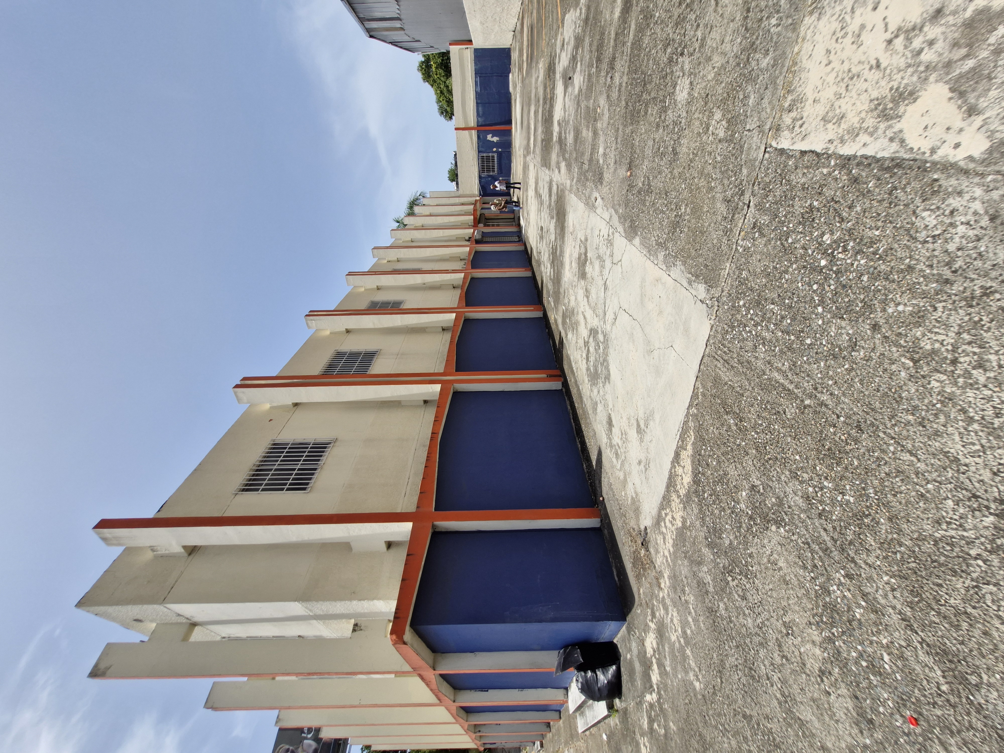 oficinas y locales comerciales - Edificio en Avenida 27 de Febrero