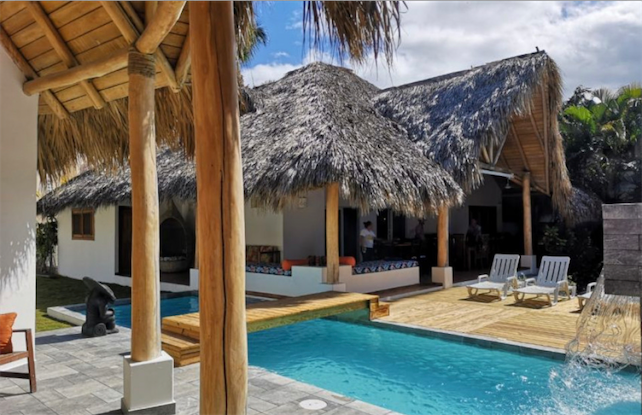 casas vacacionales y villas - Venta de Villa amueblada en samana en el complejo turístico las ballenas 2