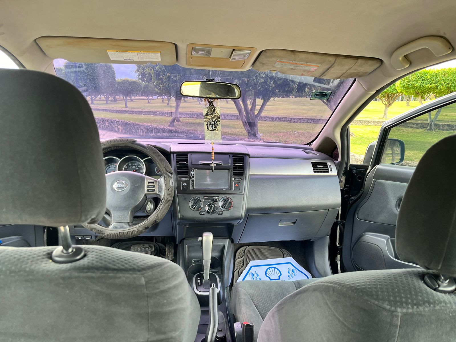 carros - Nissan Versa  7
