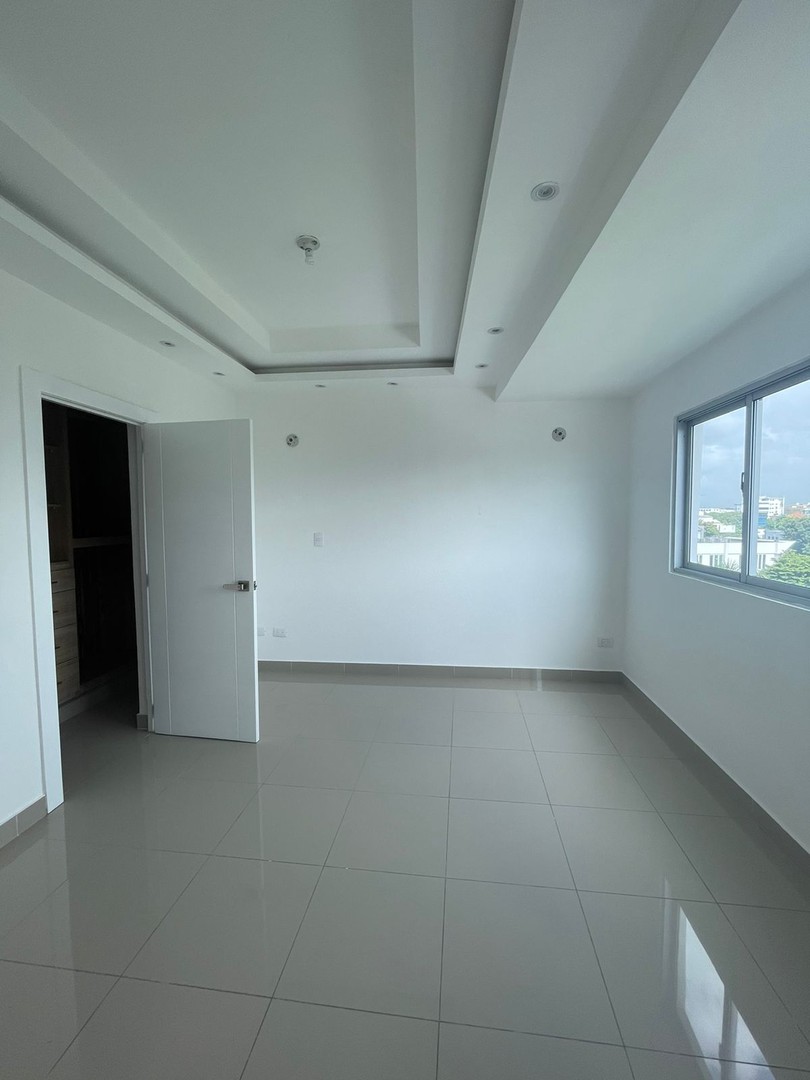 apartamentos - Renacimiento Alquiler Amplio apartamento en una zona muy tranquila y segura. 4