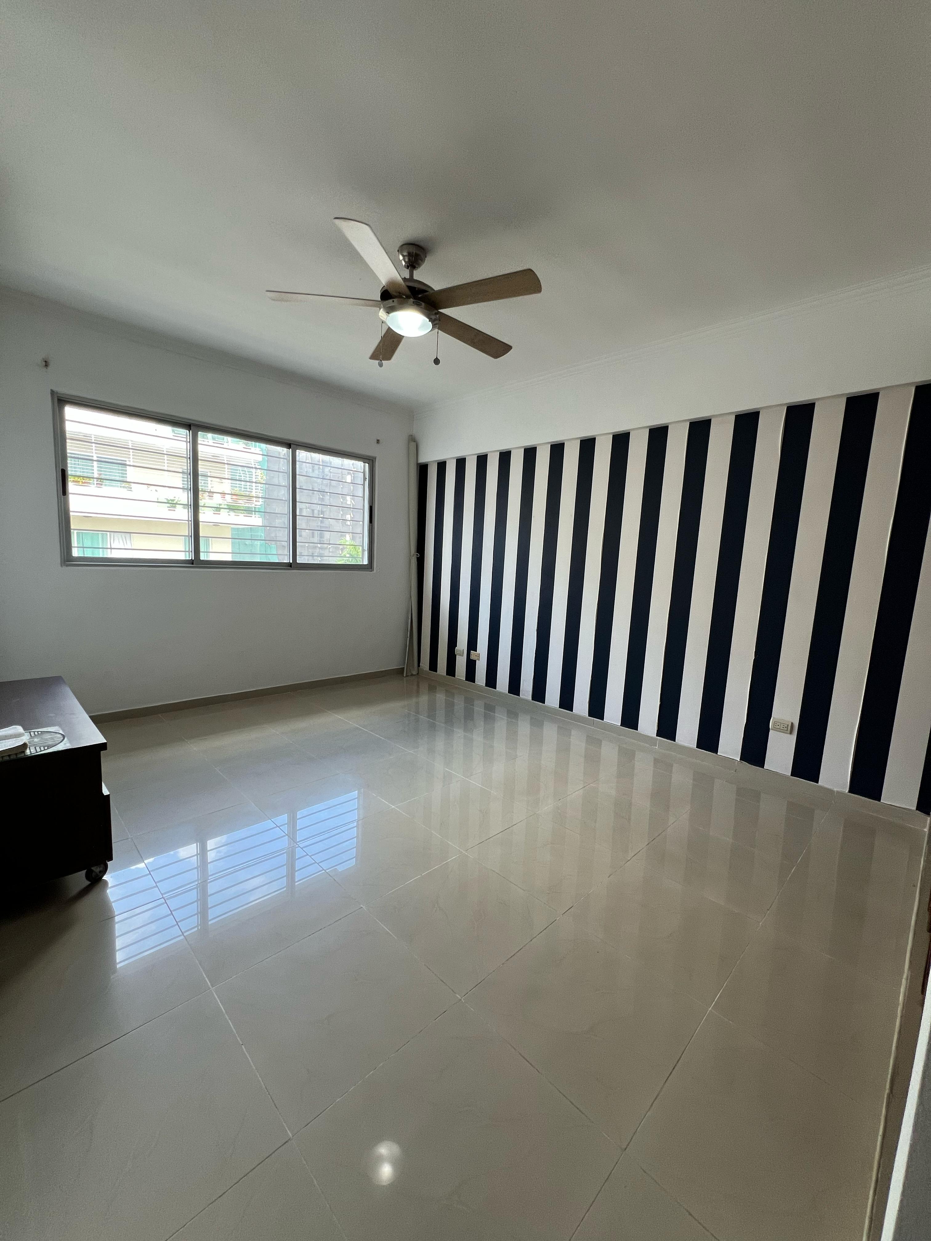 apartamentos - VENDO APARTAMENTO DE 186 MTS EN EVARISTO 4