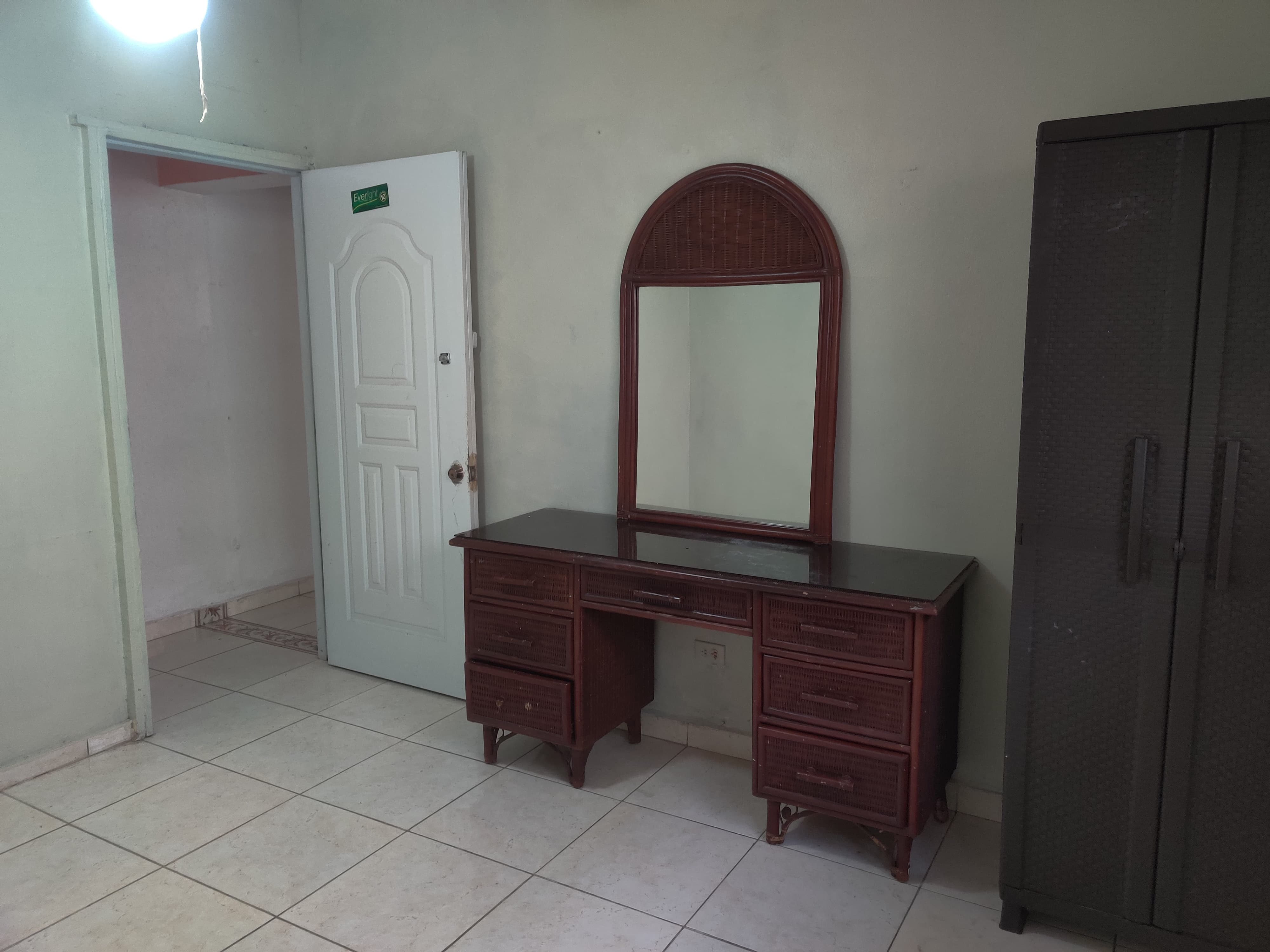 habitaciones y viviendas compartidas - Habitación ZONA UNIVERSITARIA 4