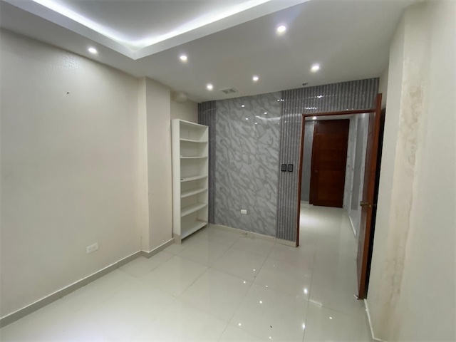 oficinas y locales comerciales - Oficina en Ens Ozama 3